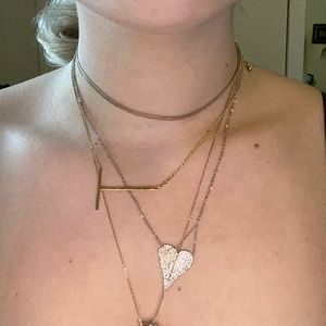 Horizontal T gold necklace